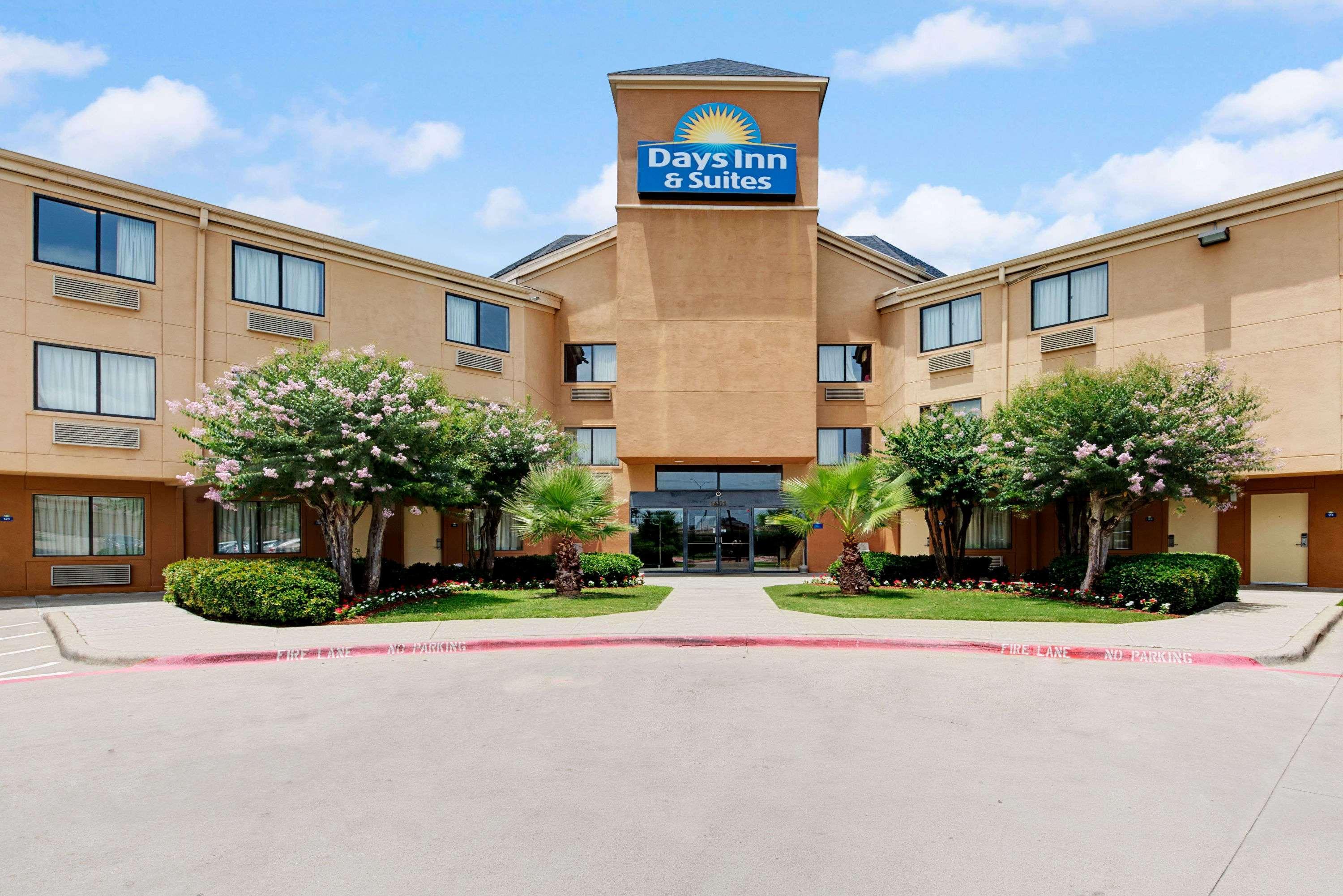 Days Inn & Suites By Wyndham Desoto DeSoto Exterior foto